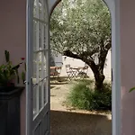 La Maison Vieille &