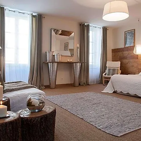 Guest house La Maison Vieille Maison D'Hotes & Gites