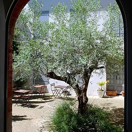Guest house La Maison Vieille Maison D'Hotes & Gites 3*