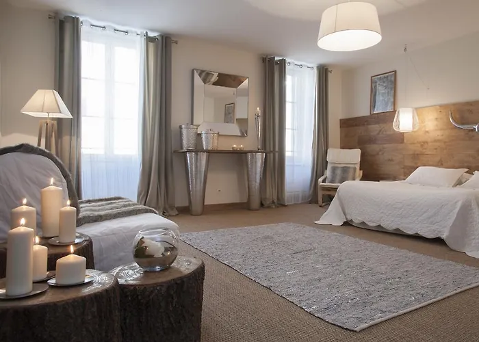 Pensión La Maison Vieille & 3*